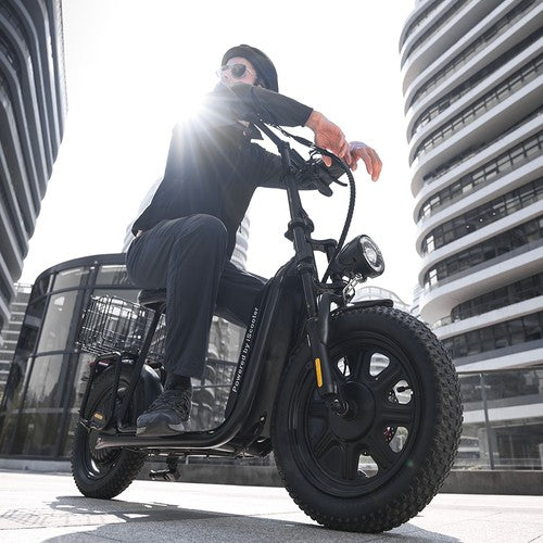 iScooter F7 elektriskais skrejritenis ar 1000W motoru.